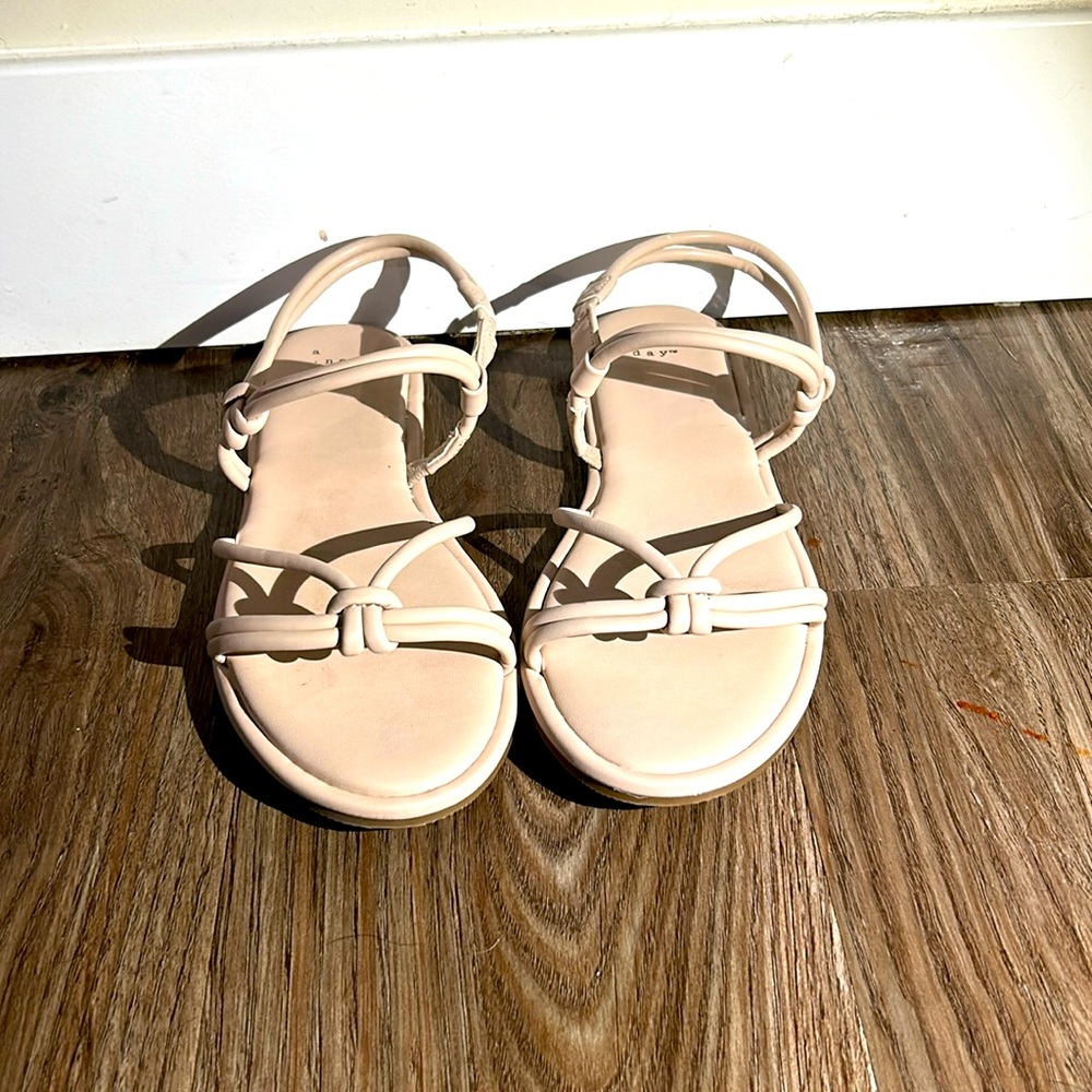 Brand new never worn sandlals